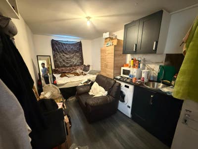 Furnished Studio Flat for Rent – Mitcham CR4  Main Photo