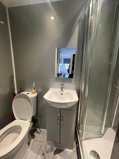 Furnished Studio Flat for Rent – Mitcham CR4  Main Photo