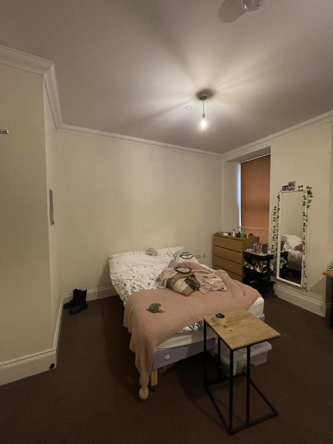 Large Double Room for Sublet Near UoD Main Photo