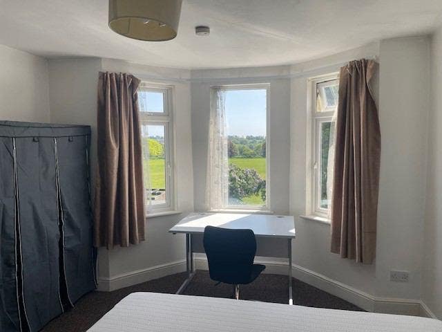 3 Double Bedrooms available before Xmas Main Photo