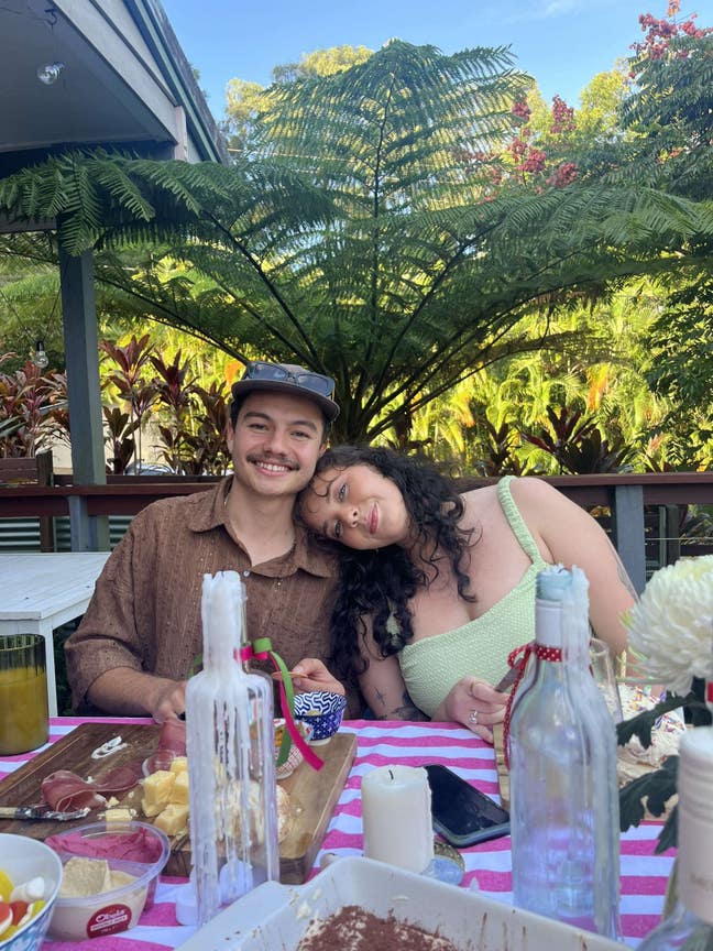 3 Amazing people looking for a 2/3 bed!  Main Photo