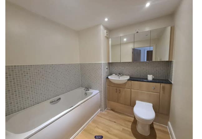 Roommate Wanted: Tile Hill Lane flatshare — £475 p Main Photo
