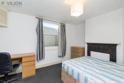 5 Rooms in a Student House All Bills Included Main Photo