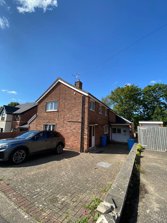3 Double Rooms to Rent Main Photo