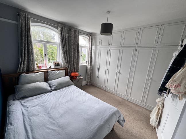Double bedroom in Hammersmith! (Zone 2) Main Photo