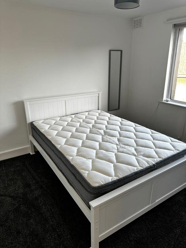 Rooms Available Nearby Train Station & City Centre Main Photo