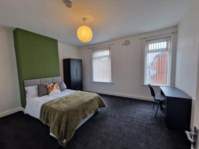 🏡 3-Bedroom STUDENT House Available  Main Photo