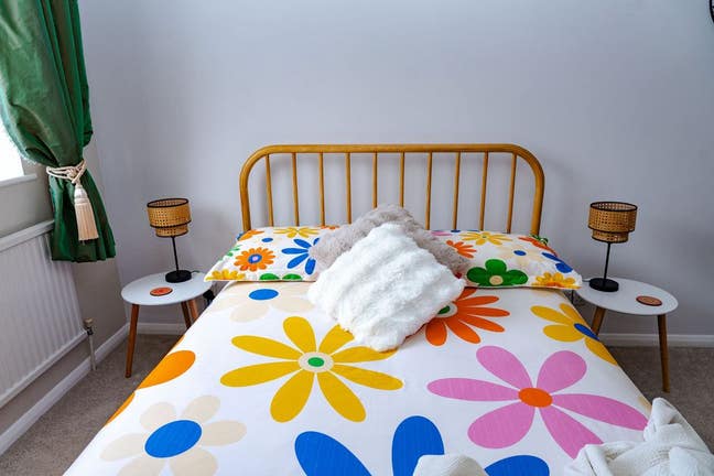 Large Double Bedroom Near the Sea  Main Photo