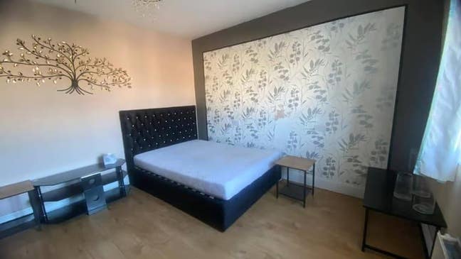 2 Double Rooms To Let IN Greenway, RM8  Main Photo