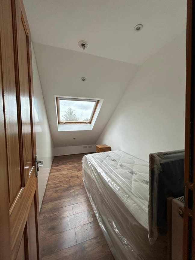 NEW: Rooms within a high spec property in Harrow Main Photo