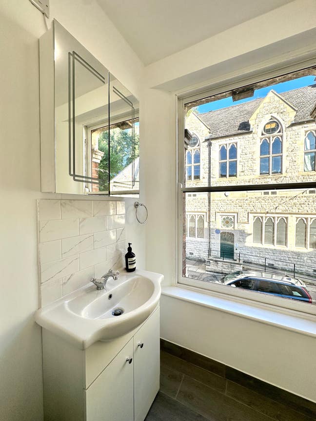 🏡 Modern Duplex House Share in Stroud Town Centre Main Photo