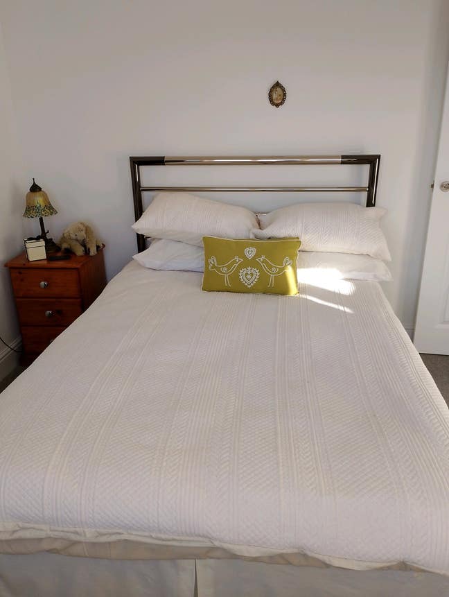 Room available in beautiful quiet location  Main Photo