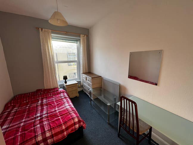 Room for Rent Main Photo