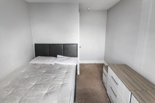 Double Room to Rent Fully Furnished with All Bills Main Photo