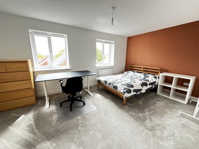 Furnished Rooms, All Bills Included, No Deposit Main Photo