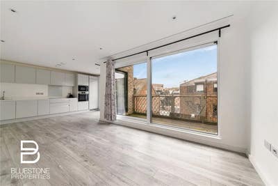 Purley CR8 - 2 Bed Apartment. Close to Station Main Photo