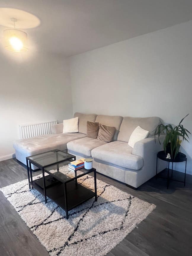 Double room to rent - newly decorated flat Main Photo