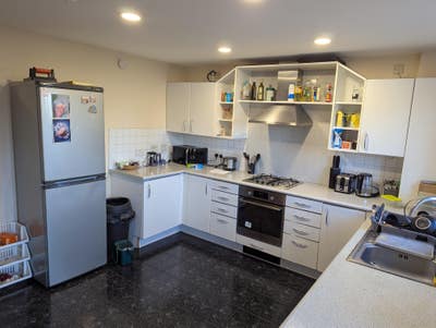 Spacious Double Room - 3-Bed House – Cardiff Bay Main Photo