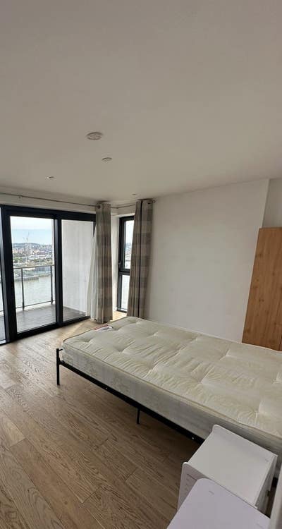 2 Stunning Rooms with Lovely Views  Main Photo