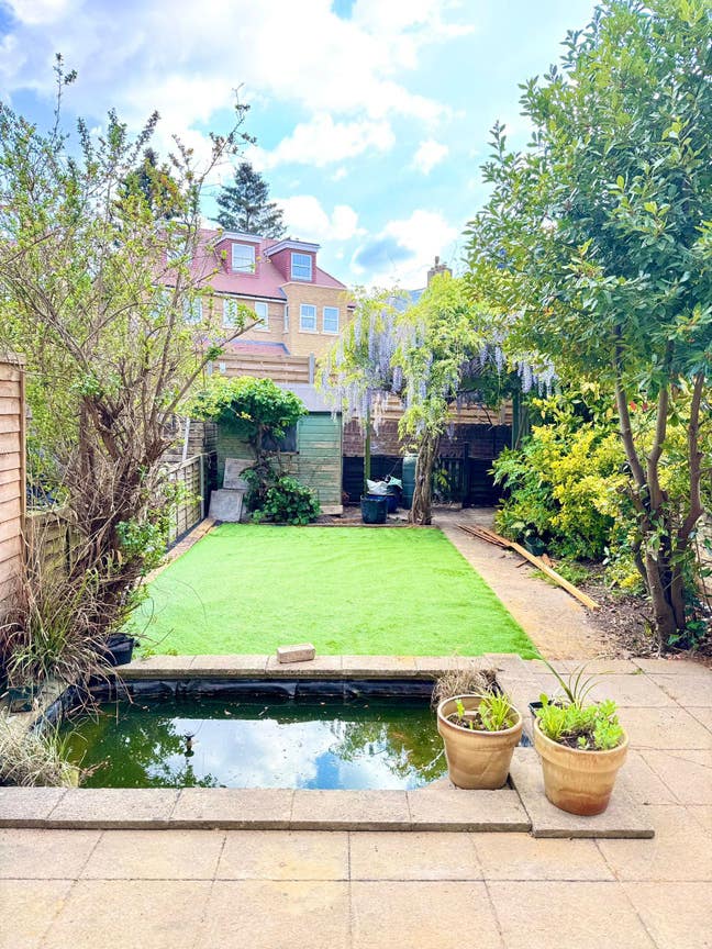 Self contained studio private garden & parking Main Photo
