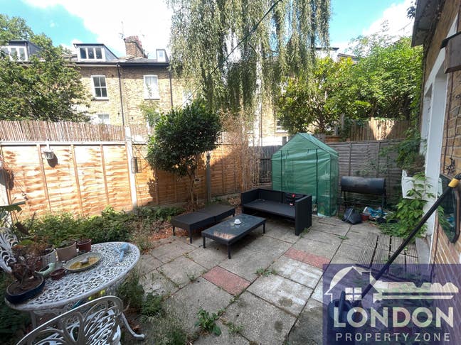 Garden flat in Hullbridge Mews, Islington N1 Main Photo