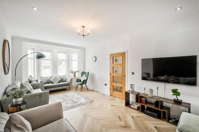 Massive Ensuite Rooms in Luxe House, Wanstead E11 Main Photo