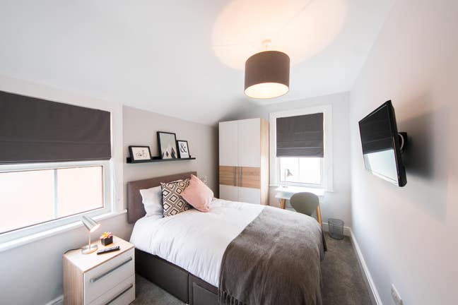 Don't Miss Out - Close to Royal Berkshire Hospital Main Photo