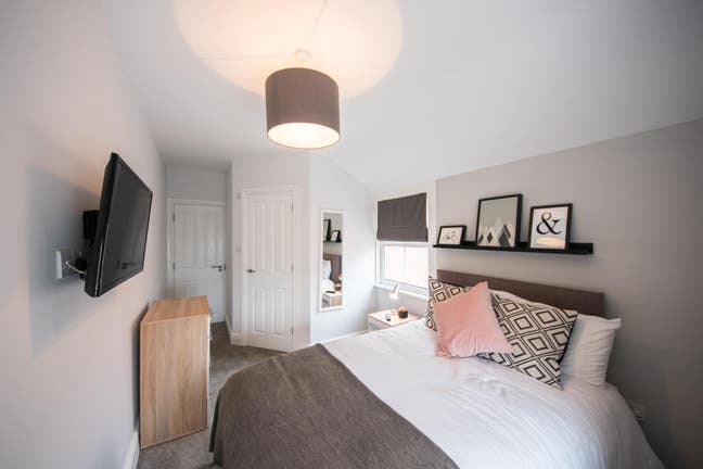 Don't Miss Out - Close to Royal Berkshire Hospital Main Photo