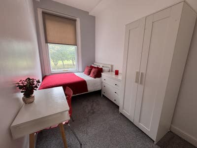 🏡Renovated Modern En-suite Rooms• LE2 • Bills Inc Main Photo
