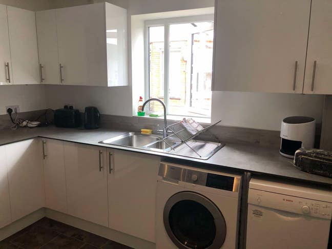 Great Large En-suite Room Main Photo