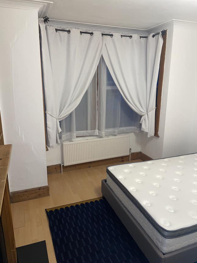 Double and Single Room to Rent Main Photo