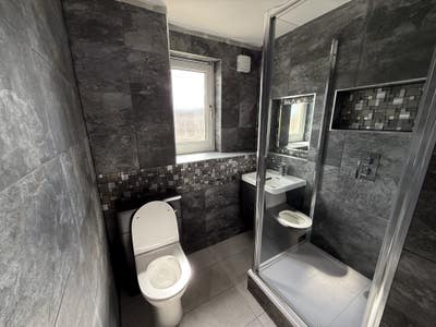 Bright Modern Flat with New Bathroom Sihgthill Main Photo