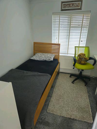 Single room £580 or £40 per night temp option  Main Photo