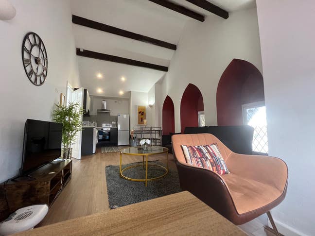 Beautiful Flat in Belgrave Chapel  Main Photo