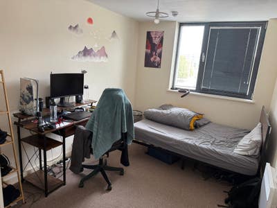 Double Bedroom available in a 2 Bed Flat Main Photo