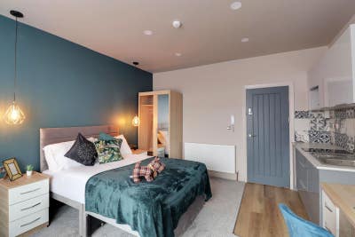 Hassle‑free modern rooms for working professionals Main Photo