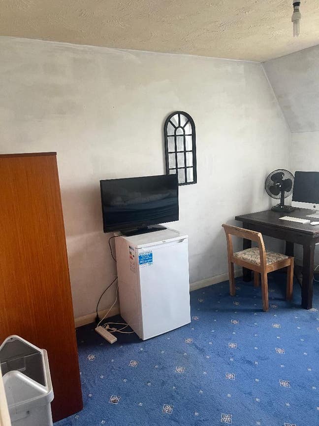 Spacious Double Room Available  Hounslow 2Bed Flat Main Photo