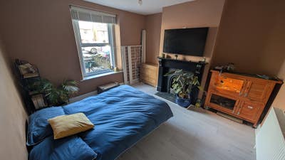 Double room for rent in lush house in Hanham Main Photo