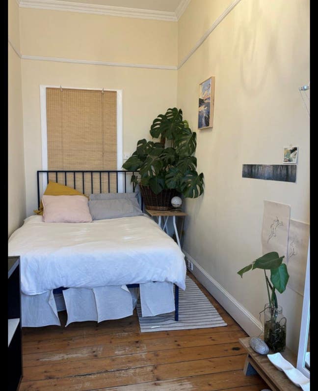 Short let in September - Girls' flat in Broughton Main Photo
