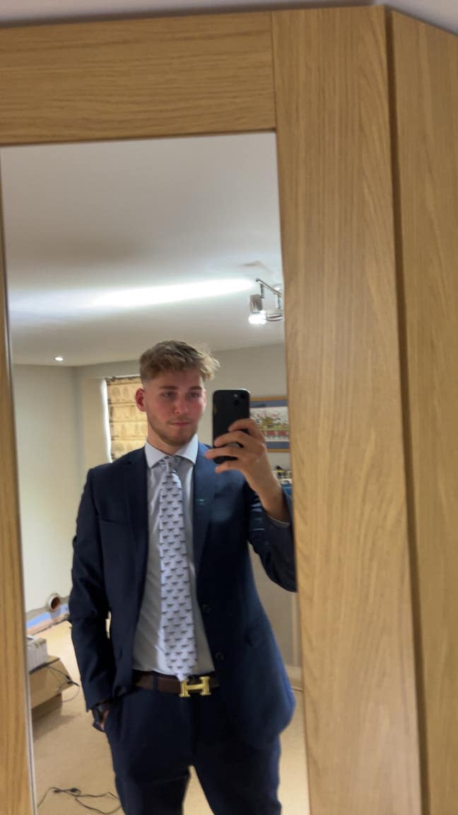 Young professional looking for a room! Main Photo