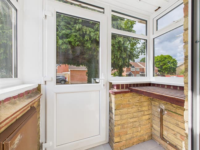 2-Bed End-of-Terrace House - Hayes, UB4 Main Photo