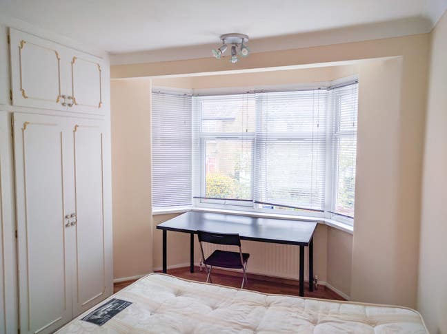 Spacious Double Room to Let – Hendon, NW4 Main Photo