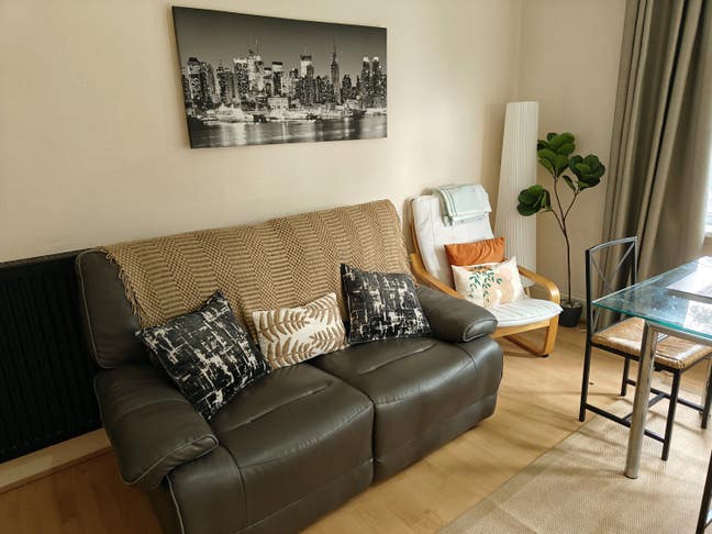 Relaxed Modern House Share Ideal for Professionals Main Photo