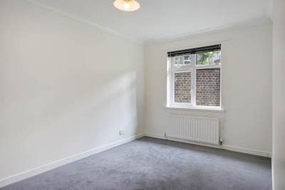 Wonderful Ground floor 2 bedroom flat Main Photo
