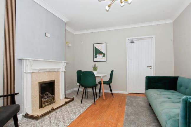 Newly Refurbished Property in West Town Main Photo