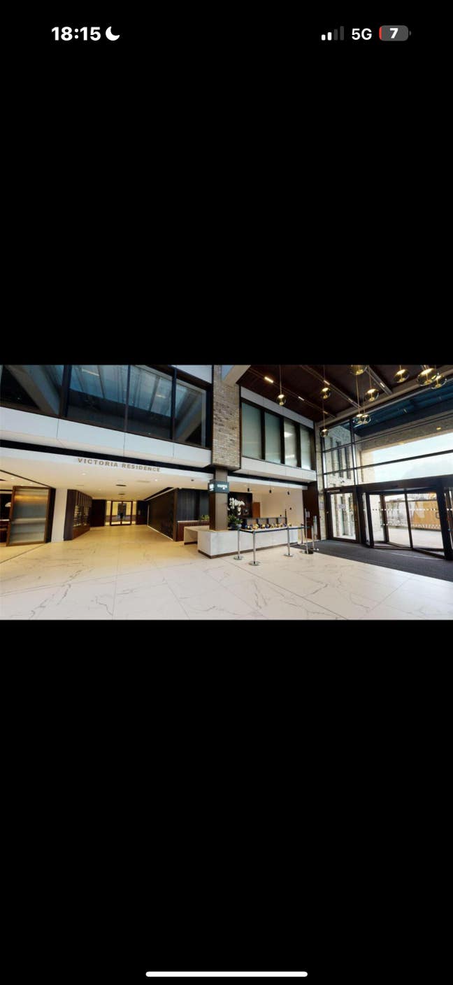 2 Bedroom Corner Apartment Elizabeth Tower Main Photo