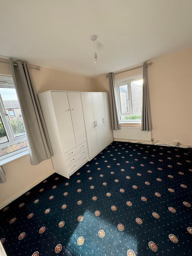 Bright furnished room  Main Photo