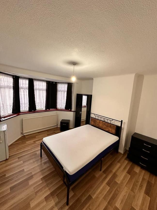1 Double for Rent - Romford RM1  Main Photo