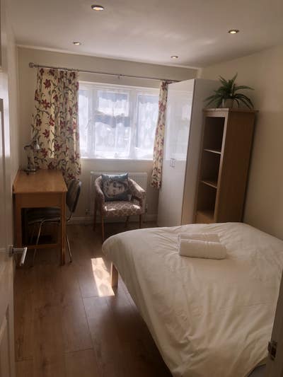 Ensuite  with kitchen Main Photo