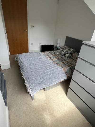 Spacious Double Room on Riverfront Main Photo